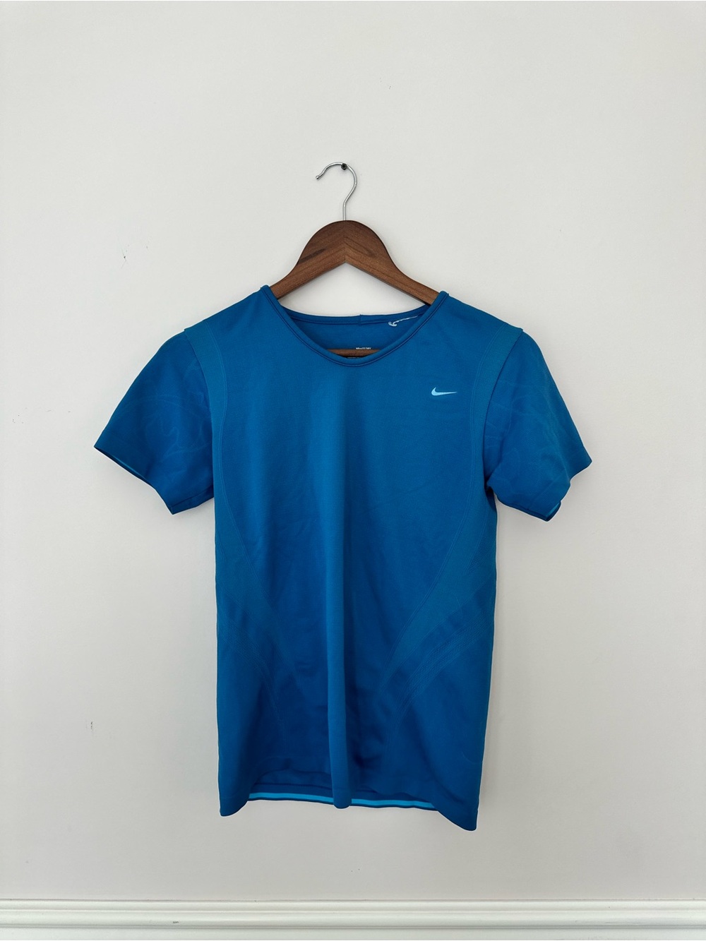 Nike Women's Blue Short-Sleeve Athletic Tee